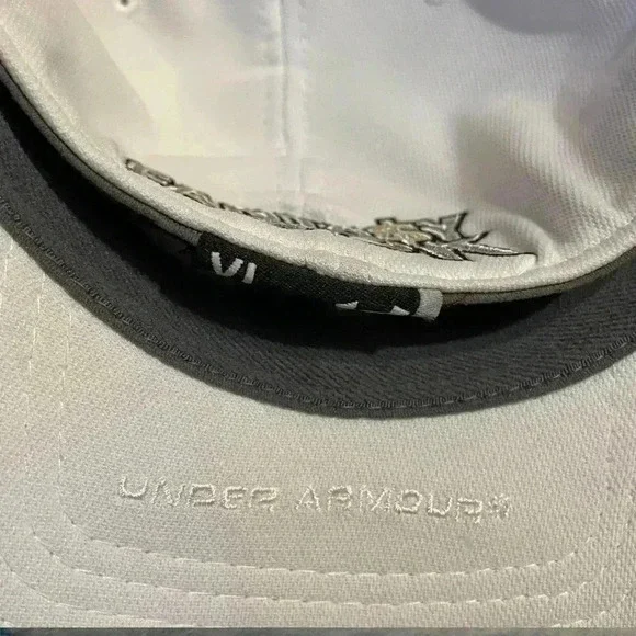 Under Armour Sports Book Men’s Size CL New Baseball Cap With Embroidery. - Picture 2 of 6